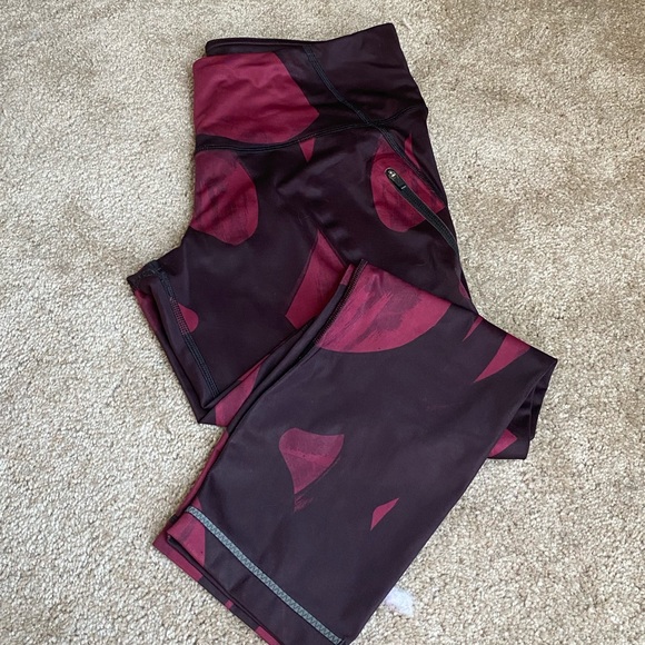 Lululemon All Sport Crop - Picture 3 of 10